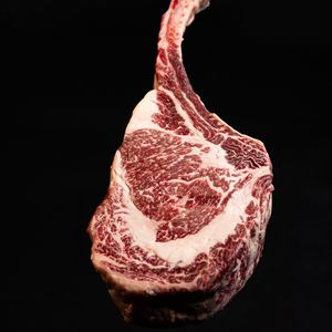 TOMAHAWK WAGYU 100%  JC 8+